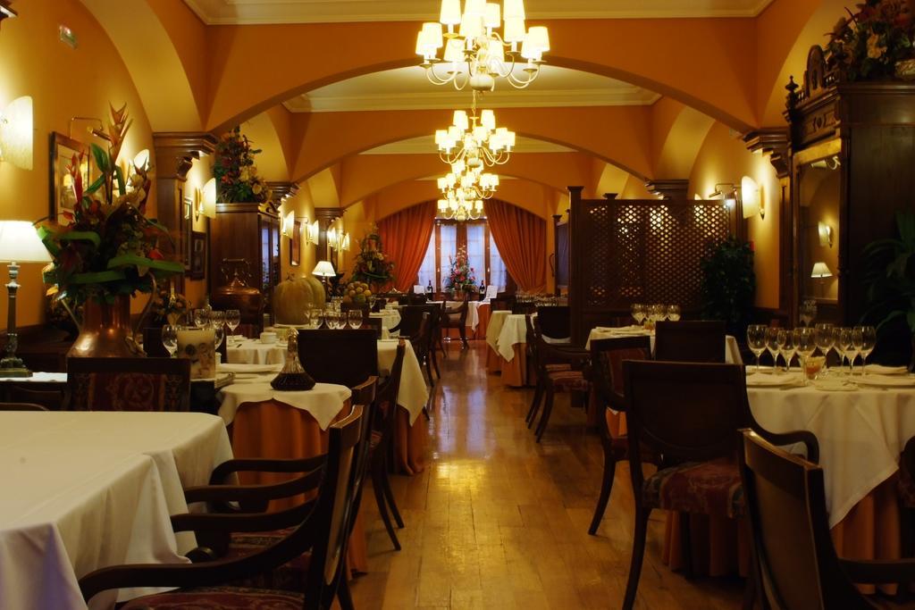 Hotel Restaurante Casa Zanito Olite Eksteriør billede